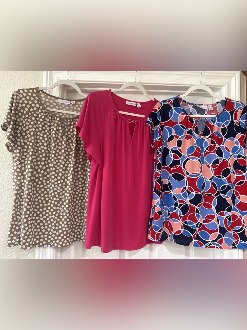Susan Graver Women's M Lot of 3 Short Sleeve Tops Keyhole Accent Multicolor